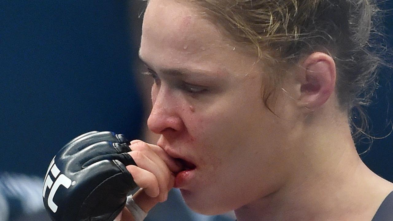 UFC 193, Melbourne: World Reacts To Holly Holm Defeat Of Ronda Rousey ...