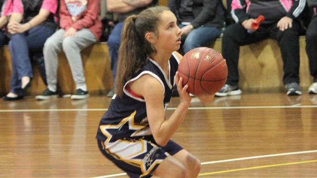 Georgia Amoore playing for Ballarat before she went to college basketball. Picture: Ian Wilson Photography.