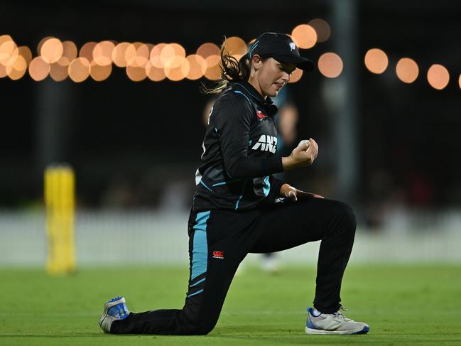 Amelia Kerr catches out Alyssa Healy. Picture: Getty Images