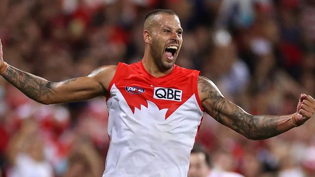 *APAC Sports Pictures of the Week - 2022, March 28* - SYDNEY, AUSTRALIA - MARCH 25: LanceÃÂ Franklin of the Swans celebrates kicking his 1000th AFL goal during the round two AFL match between the Sydney Swans and the Geelong Cats at Sydney Cricket Ground on March 25, 2022 in Sydney, Australia. (Photo by Cameron Spencer/Getty Images)