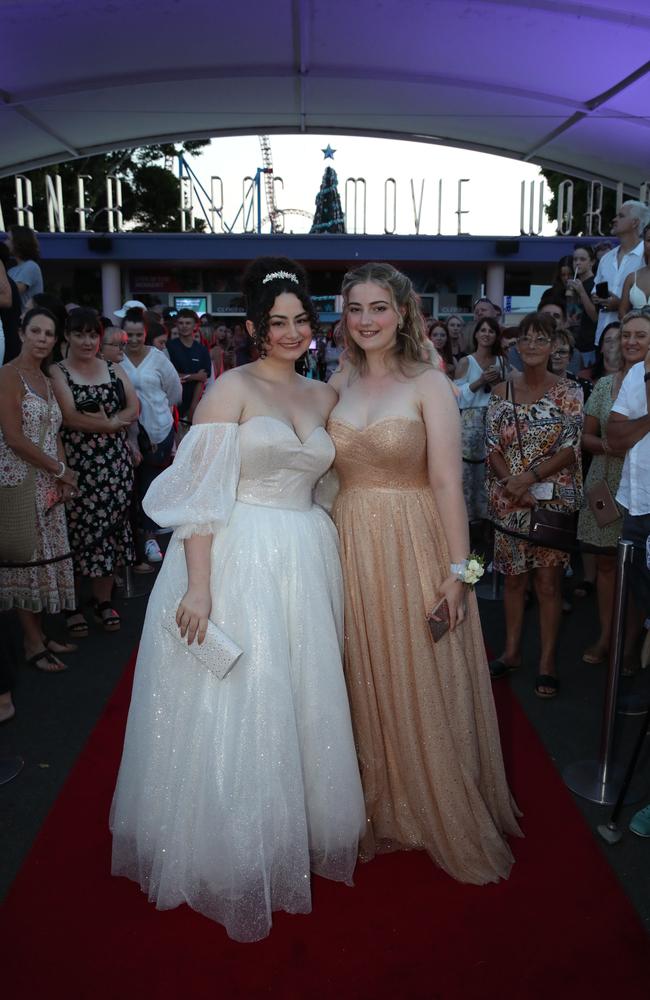 QLD_GCB_NEWS_HELENSVALEFORMAL_9NOV21_FOX