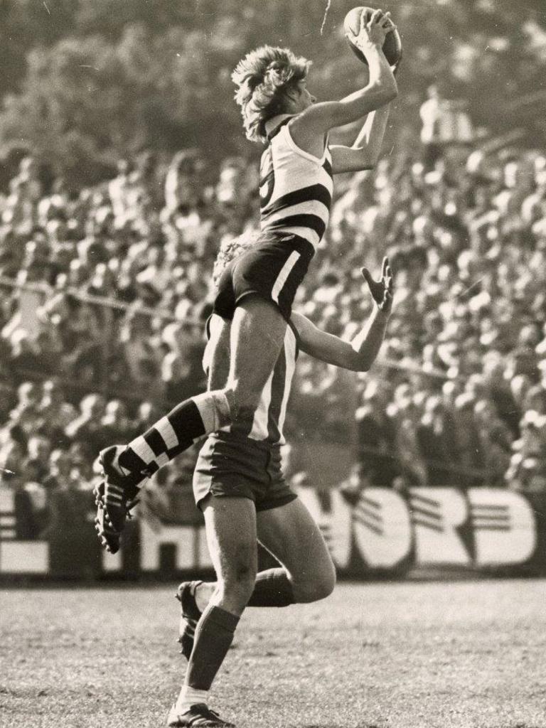 AFL Remembers 'Kardinia Park Legend' Following Prolonged Illness