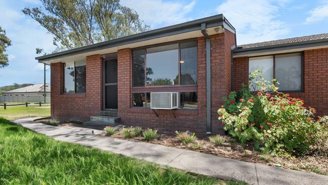 Lavington unit in the Albury / Wodonga region for $290,000.