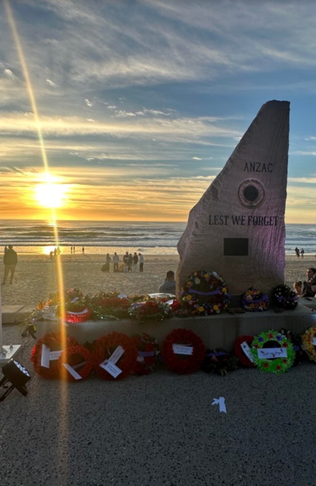 Surfers Paradise Anzac Day Dawn Service