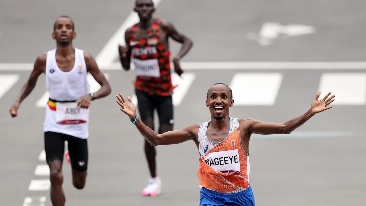 Abdi Nageeye wins silver after he dragged Bashir Abdi to the bronze.