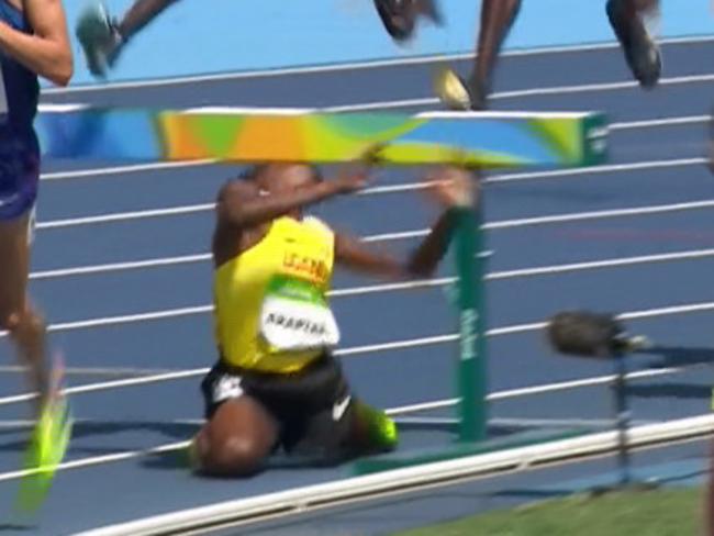 BBC footage shows Jacob Araptany fall in the 3000m Steeplechase