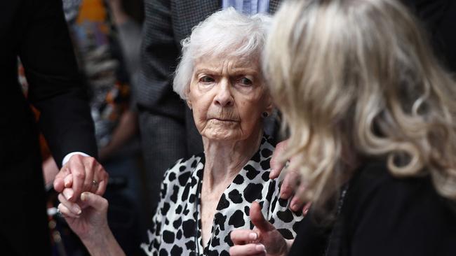 Joan Andersen VanderMolen, Kitty Menendez’s sister, at a press conference on October 16. Picture: AFP