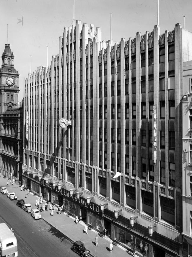 The exterior of the Myer Emporium in 1952.