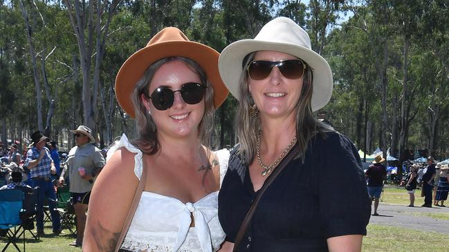 Hannah & Rowena Robertson CMC Rocks 2023 Willowbank Raceway Picture John Gass