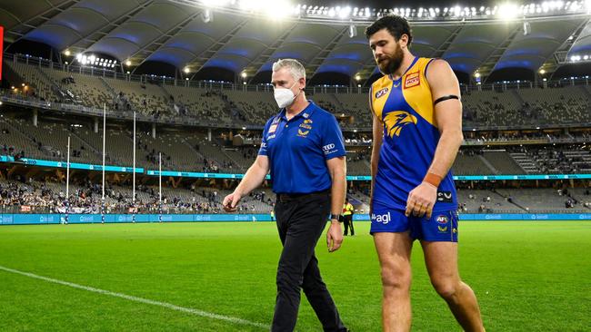 It’s been a tough start to the year for Adam Simpson and Josh Kennedy. Picture: Daniel Carson/AFL Photos via Getty Images