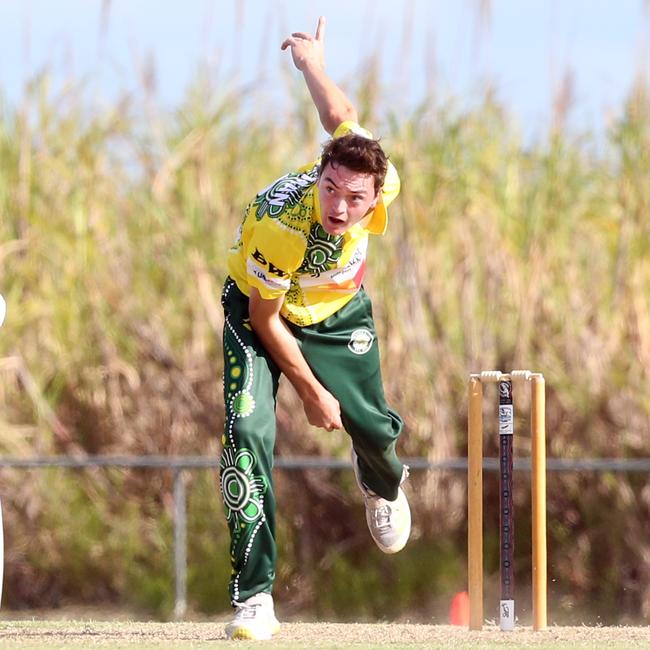 Action photos of Taper Financial Premier League Round 5 between Alberton Ormeau (blue) and Queens Cricket Club at Alberton Cricket Club. Sam Chapman bowling. 5 November 2022 Alberton Picture by Richard Gosling