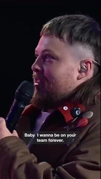 Contestant proposes to his girlfriend on The Voice Australia