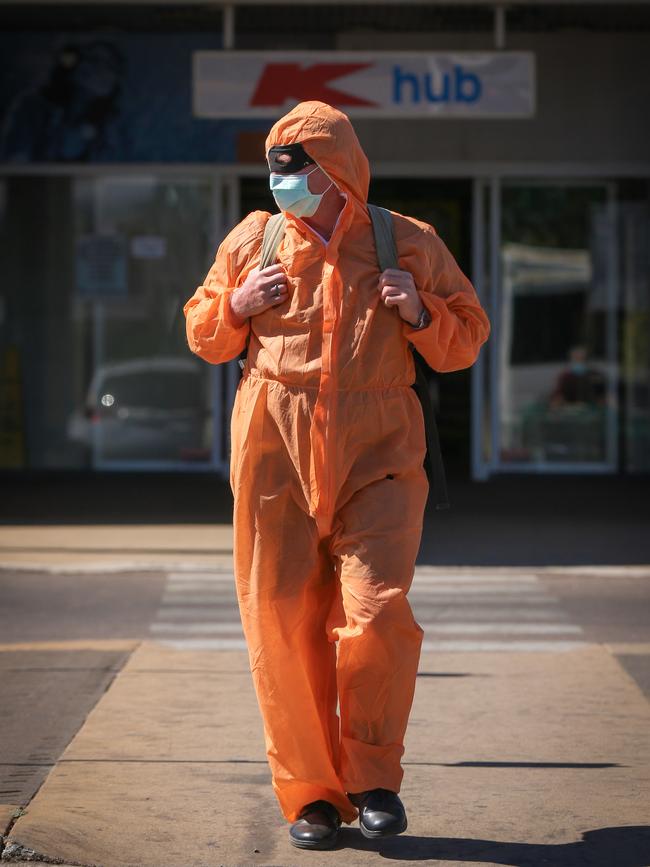 David Dwyer taking his PPE seriously as Katherine goes into lockdown due to COVID 19 restrictions. Picture: Glenn Campbell