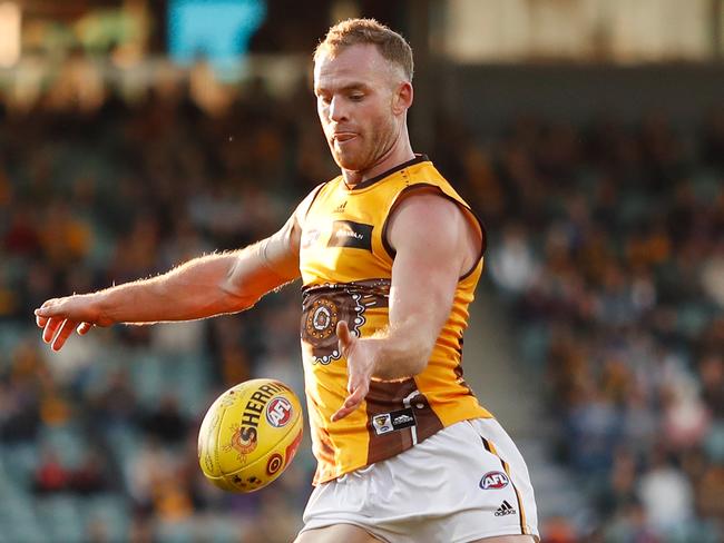 Tom Mitchell was back to his Brownlow best. Picture: Dylan Burns/AFL Photos via Getty Images