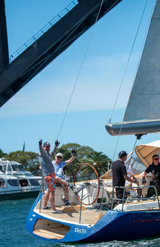 Give us a wave, lads! Picture: Thomas Lisson