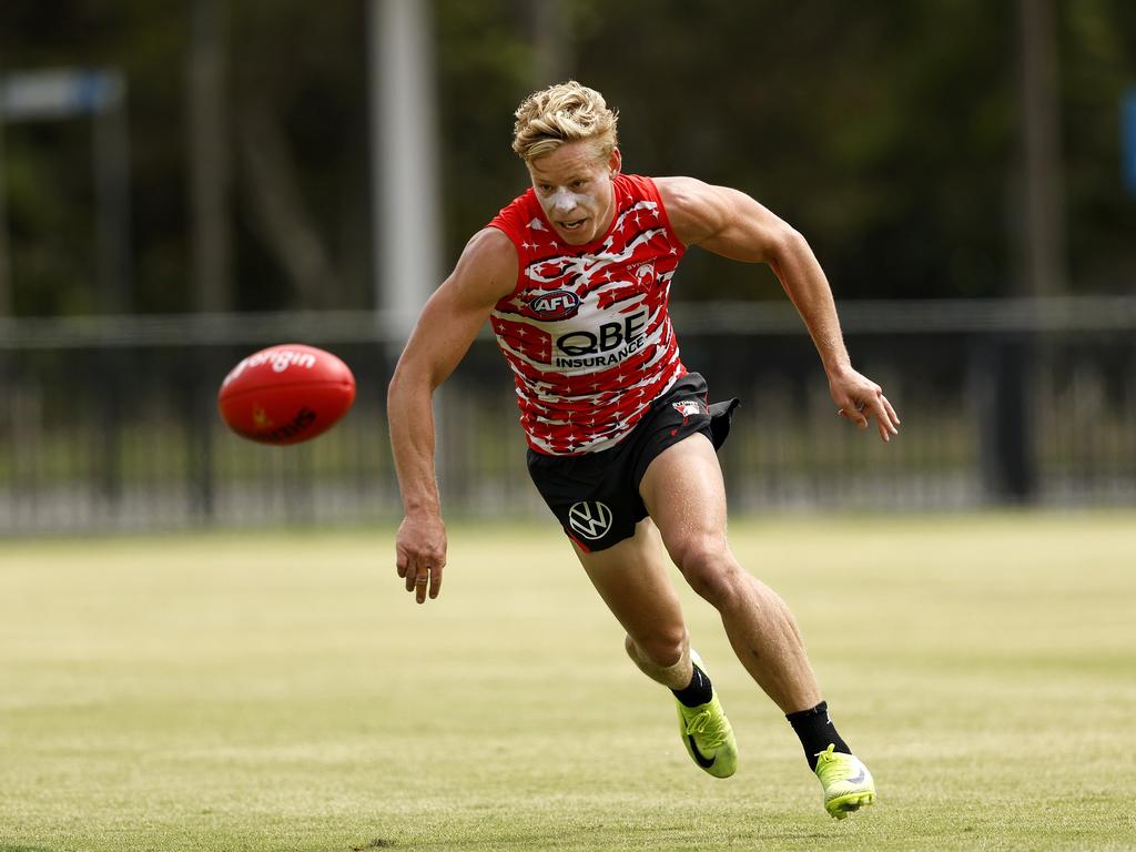 In one of his first full sessions of pre-season, Isaac Heeney looks ready to recapture his 2024 form. Picture: Phil Hillyard