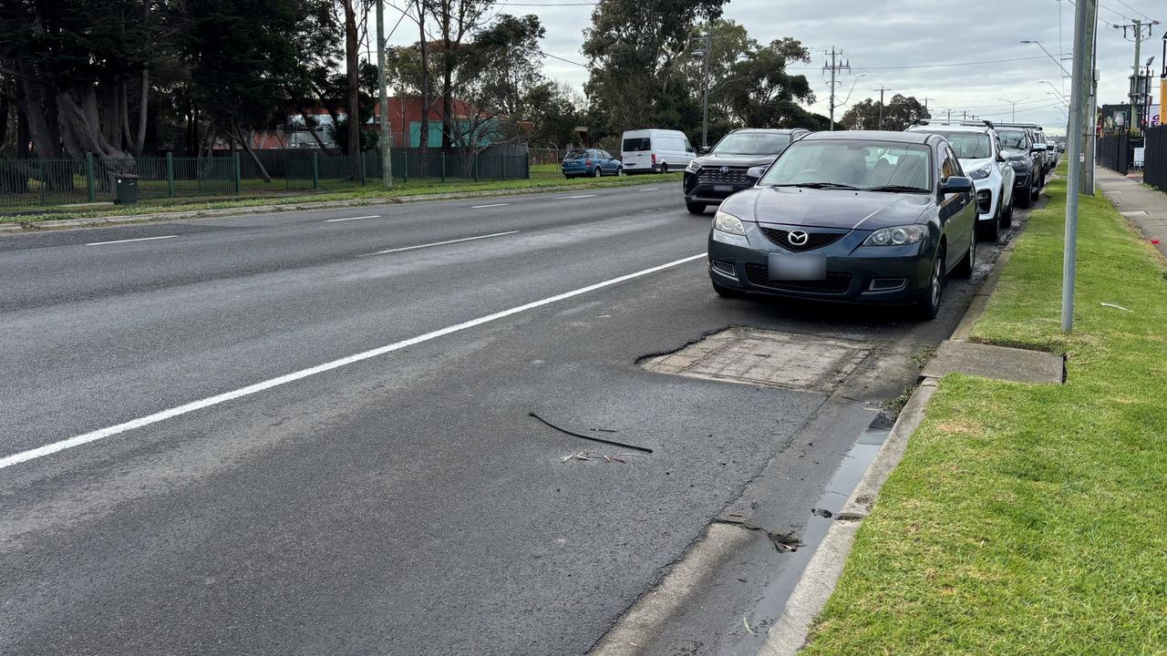 Workers from Banksia Medical Centre have started a pair of petitions with a combined 150 signatures that hope to get a no parking zone extended to make leaving the car park safer.