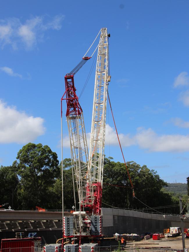 It took more than 20 semi trailers to transport the 600-tonne crane to Lisarow.