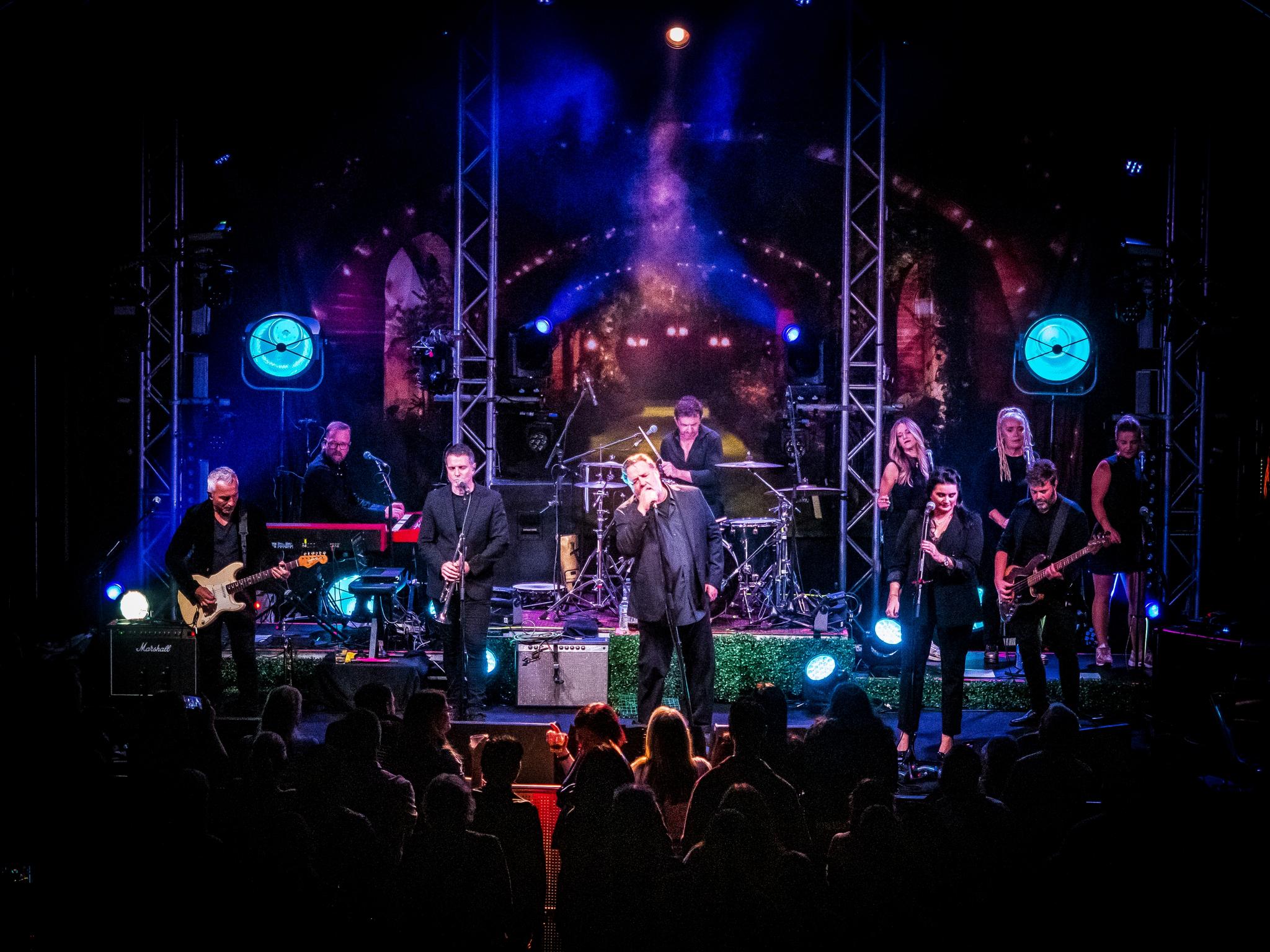 Concert review Russell Crowe resuscitates his music career with Indoor