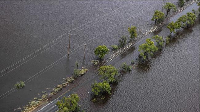 Bookpurnong Road, Loxton, underwater during the Murray river floods, Dec 2023 . Picture: SASES