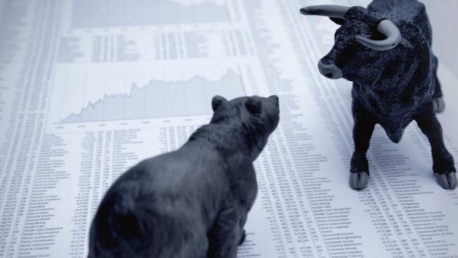 Bull and bear , symbolic beasts of market trend