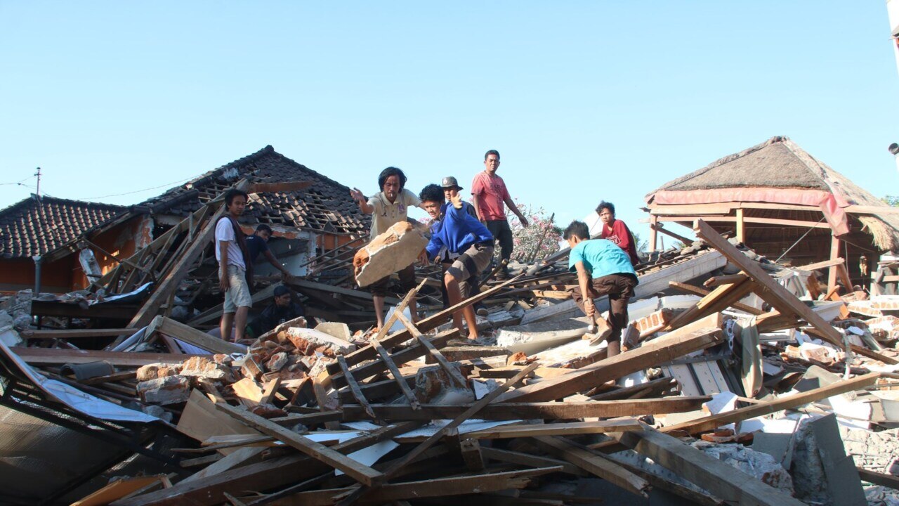 Death toll expected to climb after devastating earthquake in Indonesia ...