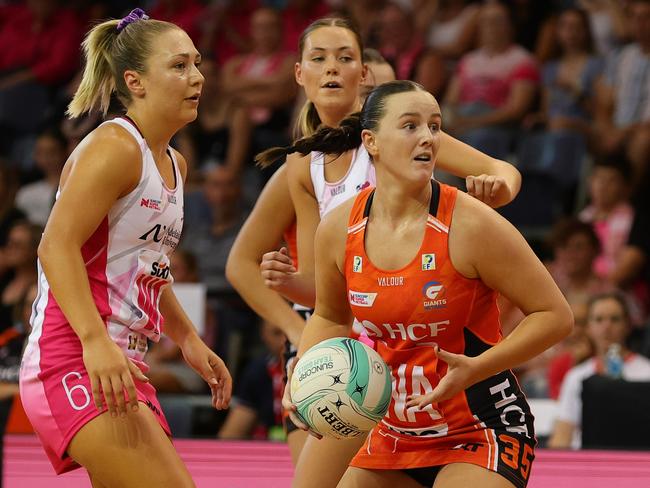 Giants wing attack Hope White looks for support. Picture: Getty Images