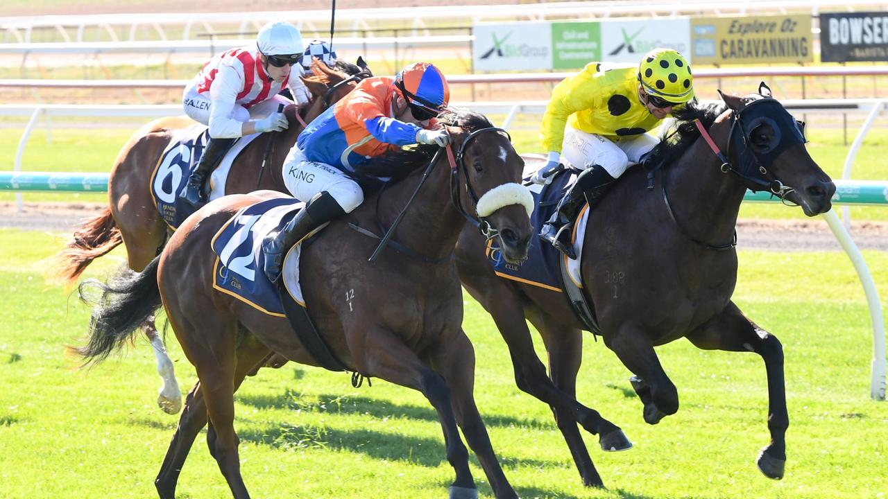 Giga Kick’s younger brother Pantoja (number 6 - white cap) finished third to Grinzinger Pod at Bendigo on Wednesday. Picture: Racing Photos via Getty Images.