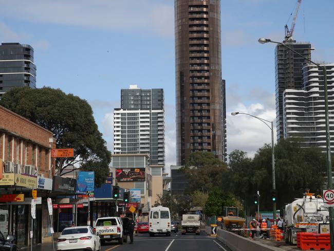 MELBOURNE, AUSTRALIA - NewsWire Photos, SEPTEMBER 21, 2023. Victorian Premier, Daniel Andrews, holds a press conference in Box Hill where he talked on fast tracking homes and housing developments. Generic view of apartments in Box Hill. Picture: NCA NewsWire / David Crosling