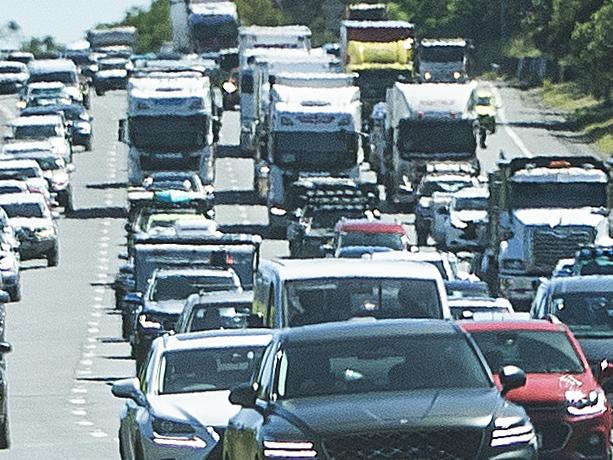 M1 Southbound traffic heading from Brisbane to the Gold CoastPicture: Nigel Hallett