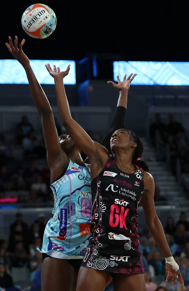 Shimona Jok of the Mavericks and Latanya Wilson of the Thunderbirds compete for the ball. Picture: Getty