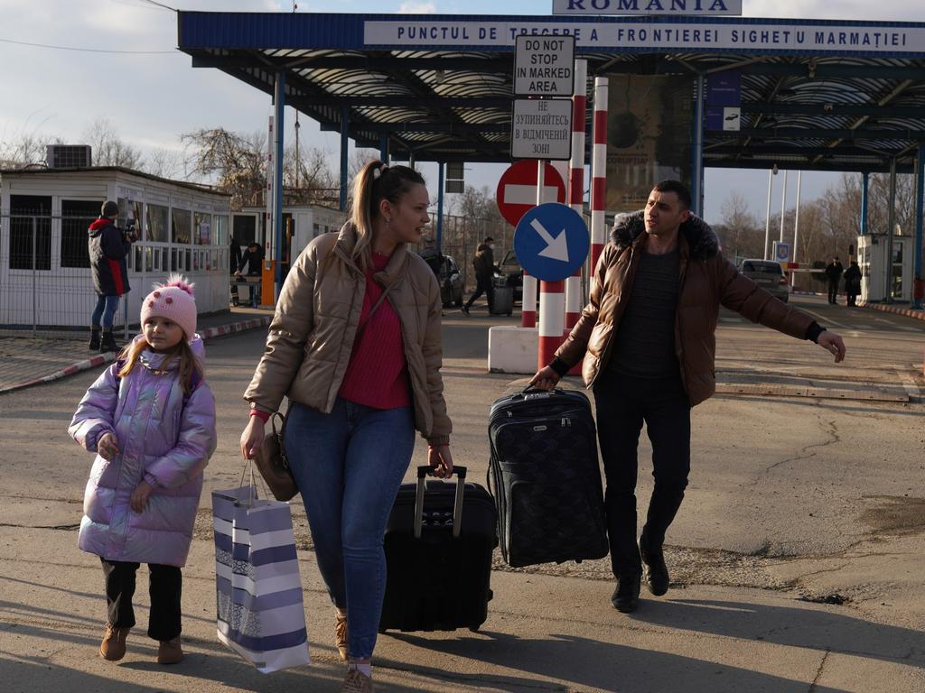 Families entering Romania, after having crossed from Ukraine. Picture: Andreea Campeanu