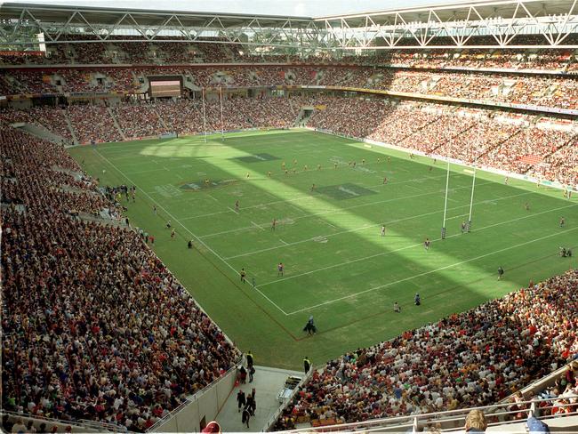 The Broncos returned to Suncorp Stadium in 2003.