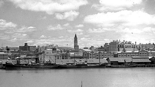 An early 1950s photograph of the skyline of Brisbane City.