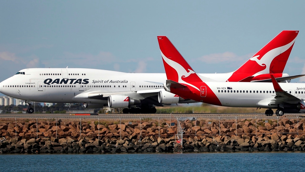 Qantas flight forced to turn around mid-flight | Sky News Australia