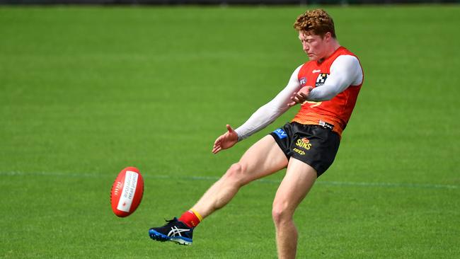 Matt Rowell is set to spend weeks on the sidelines after injuring his shoulder. Picture: AAP Image/Darren England