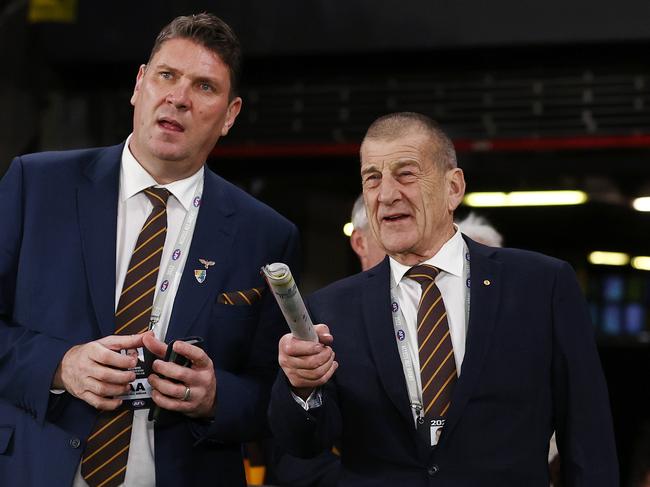 MELBOURNE.  10/07/2022 . AFL . Round 17.    Hawthorn vs Adelaide Crows at Marvel Stadium .   Hawthorn president Jeff Kennett talks with CEO Justin Reeves after todays game  . Photo by Michael Klein