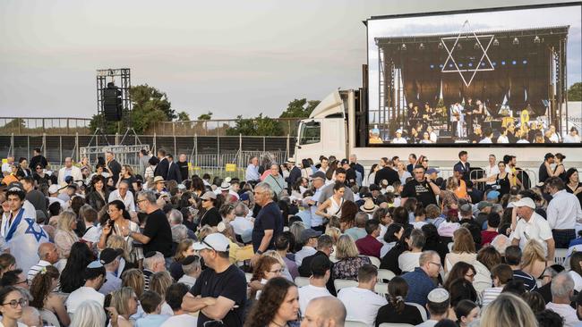 Jewish community vigil Monday night. Picture: NewsWire / Monique Harmer