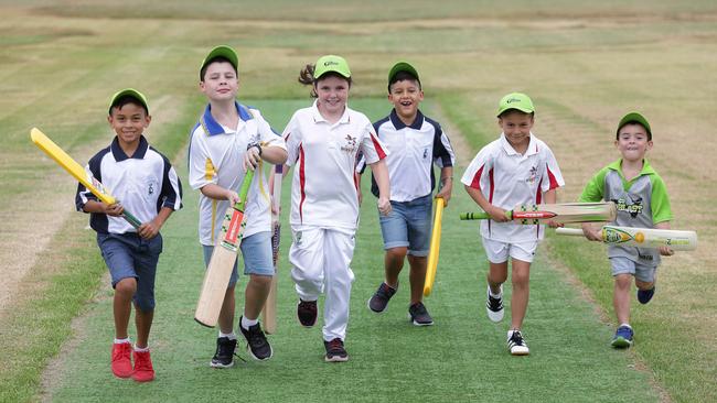 Kingston Le Clerk, Zachary McAskill, Emily Bathis, Justin Vega Belleza, Jayden Krstic, Marc Perrin are getting ready for the new T20 Blast to start. Photo: Tim Clapin