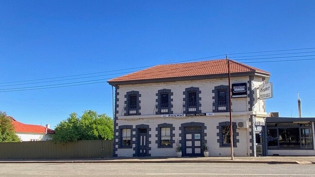 The Railway Hotel Motel. Picture: Birnie Sanders Hotel Brokers.