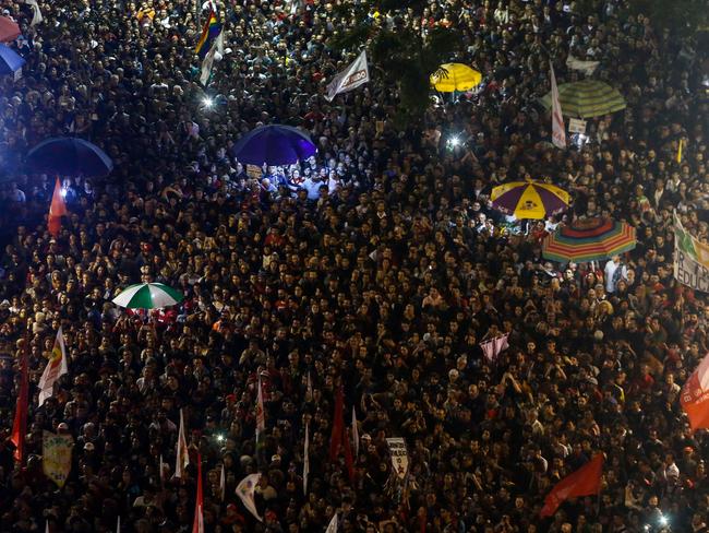 Brazilian presidential candidate for the Workers' Party (PT) Fernando Haddad gestures during a campaign rally in Sao Paulo, Brazil, on October 24, 2018. - The Brazilian runoff election takes place on October 28. (Photo by Miguel SCHINCARIOL / AFP)