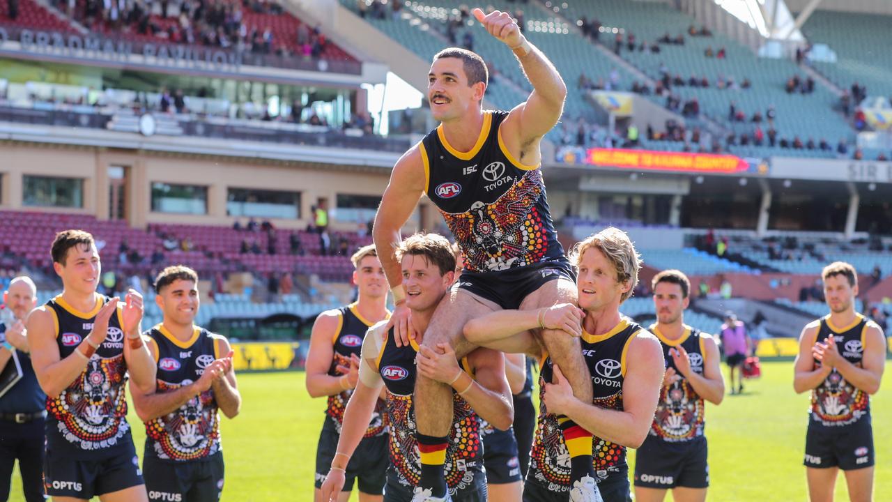 Is this really the time to say goodbye to Tex? (Photo by Matt Turner/AFL Photos via Getty Images)