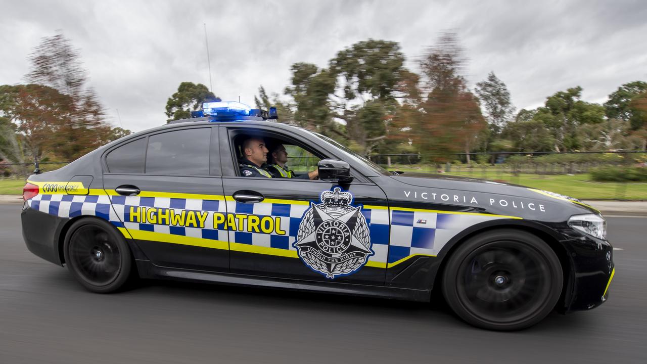 Kew alleged armed robbery leads police chase through eastern suburbs to ...