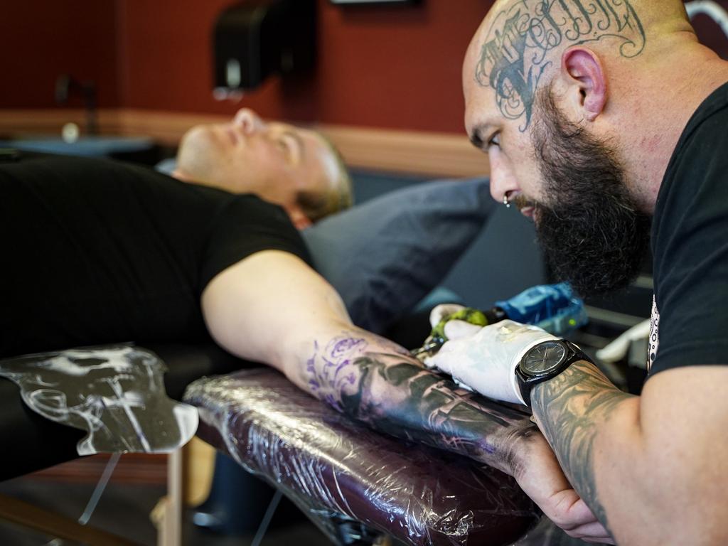 Mitchell Brammer and Benny Morgan win Mackay Best Tattooist competition |  The Courier Mail