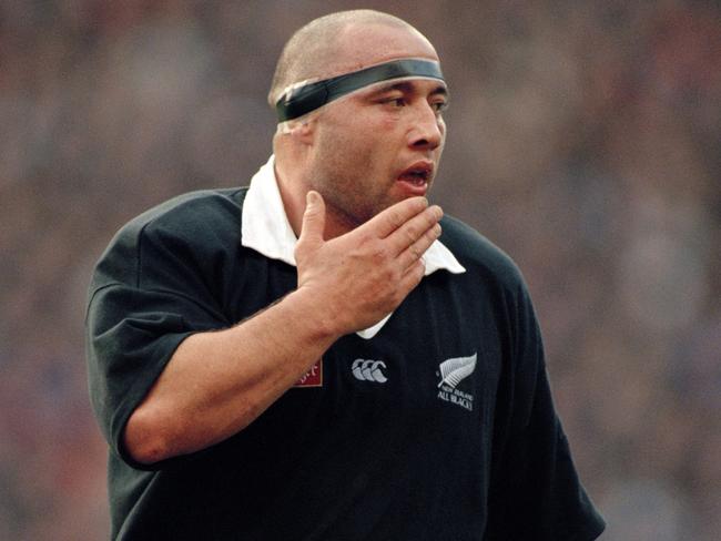 Norm Hewitt of New Zealand during the Rugby Union International against England at Twickenham in London on the 16th December 1997. The match ended in a 26-26 draw. (Photo by David Munden/Popperfoto via Getty Images/Getty Images)