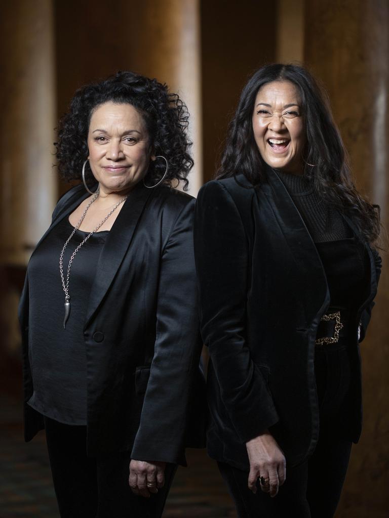 Vika and Linda Bull tour their album The Wait in November 2021 | The ...