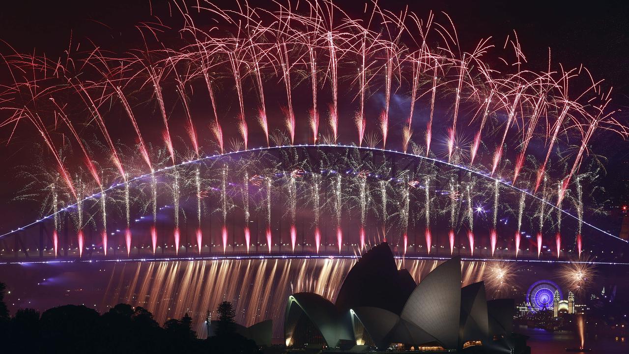 Pictured are the midnight New Year’s Eve fireworks in Sydney Harbour tonight to bring in 2023. Picture: Tim Hunter.