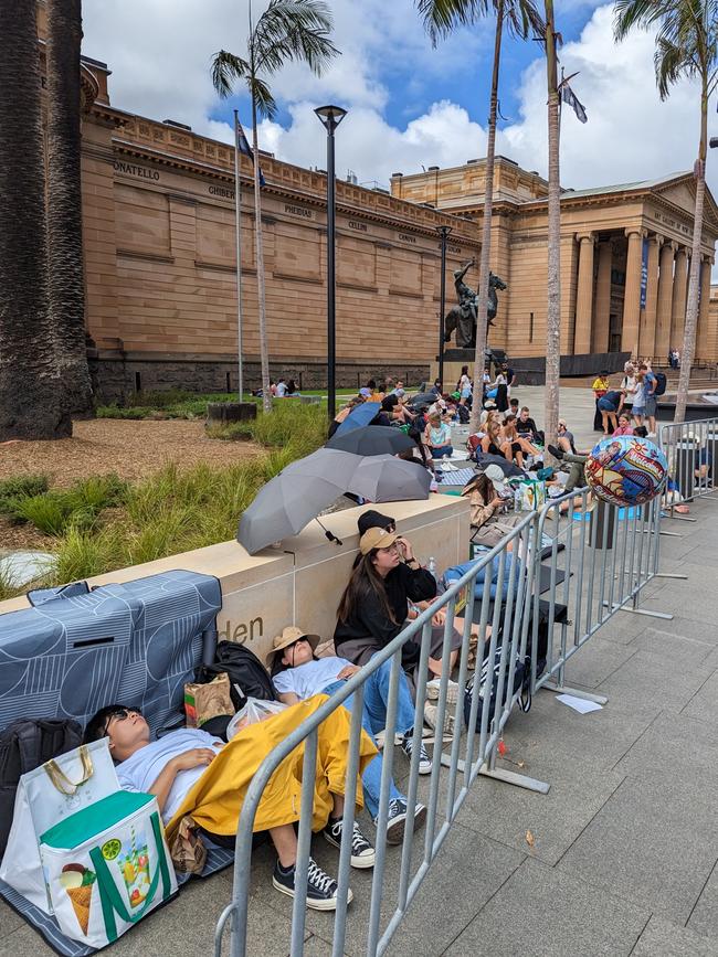 ... stretched past the Art Gallery of NSW.