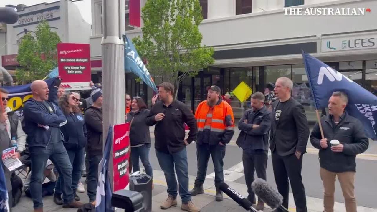 Qantas engineer strike hits Hobart ahead of AGM