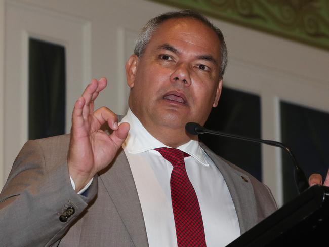 Transport Forum at Palazzo Versace on The Spit. Mayor Tom Tate talks to the meeting. Picture Glenn Hampson